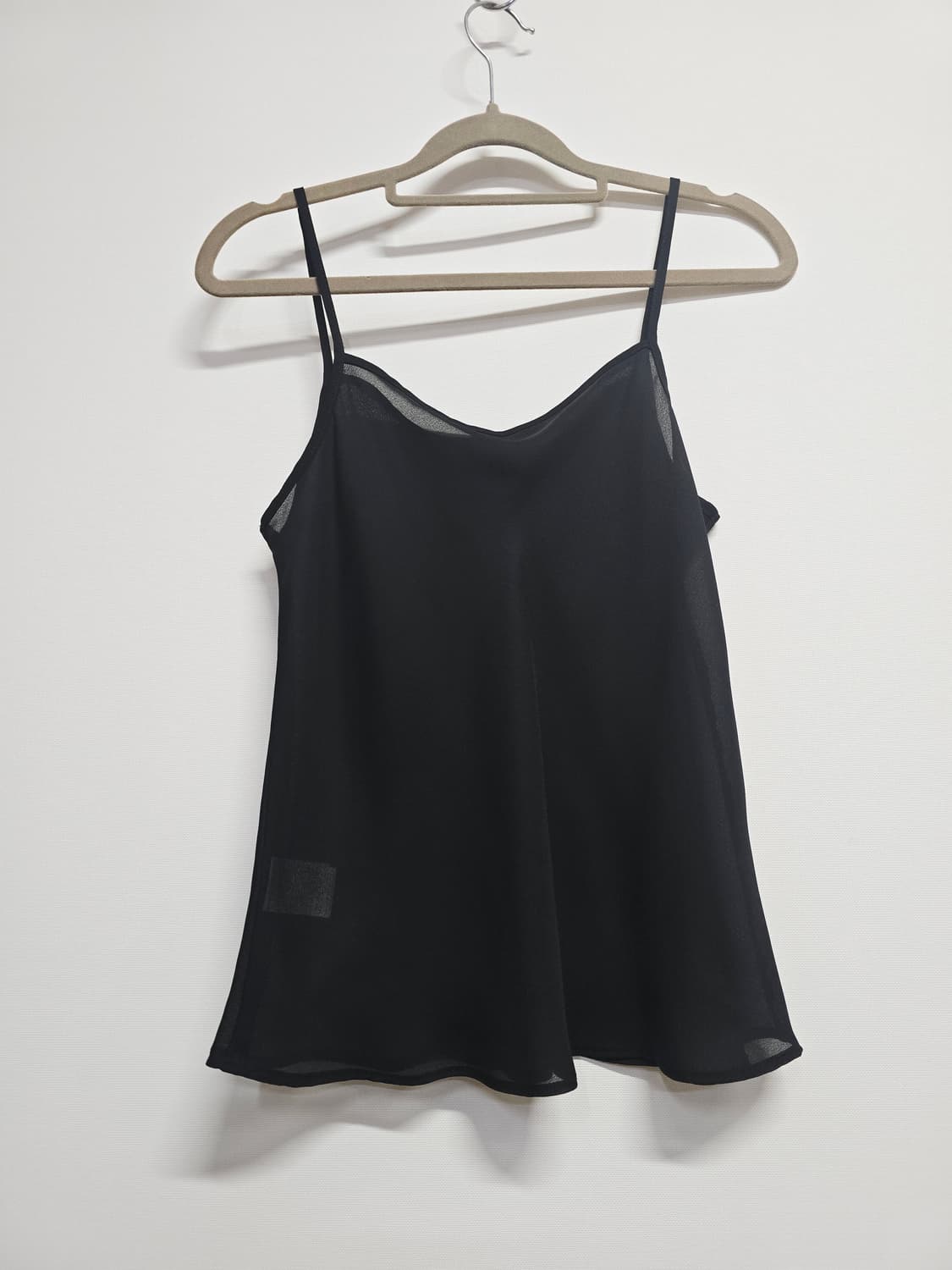 온앤온 블랙 쉬폰 나시 탑 상품이미지4