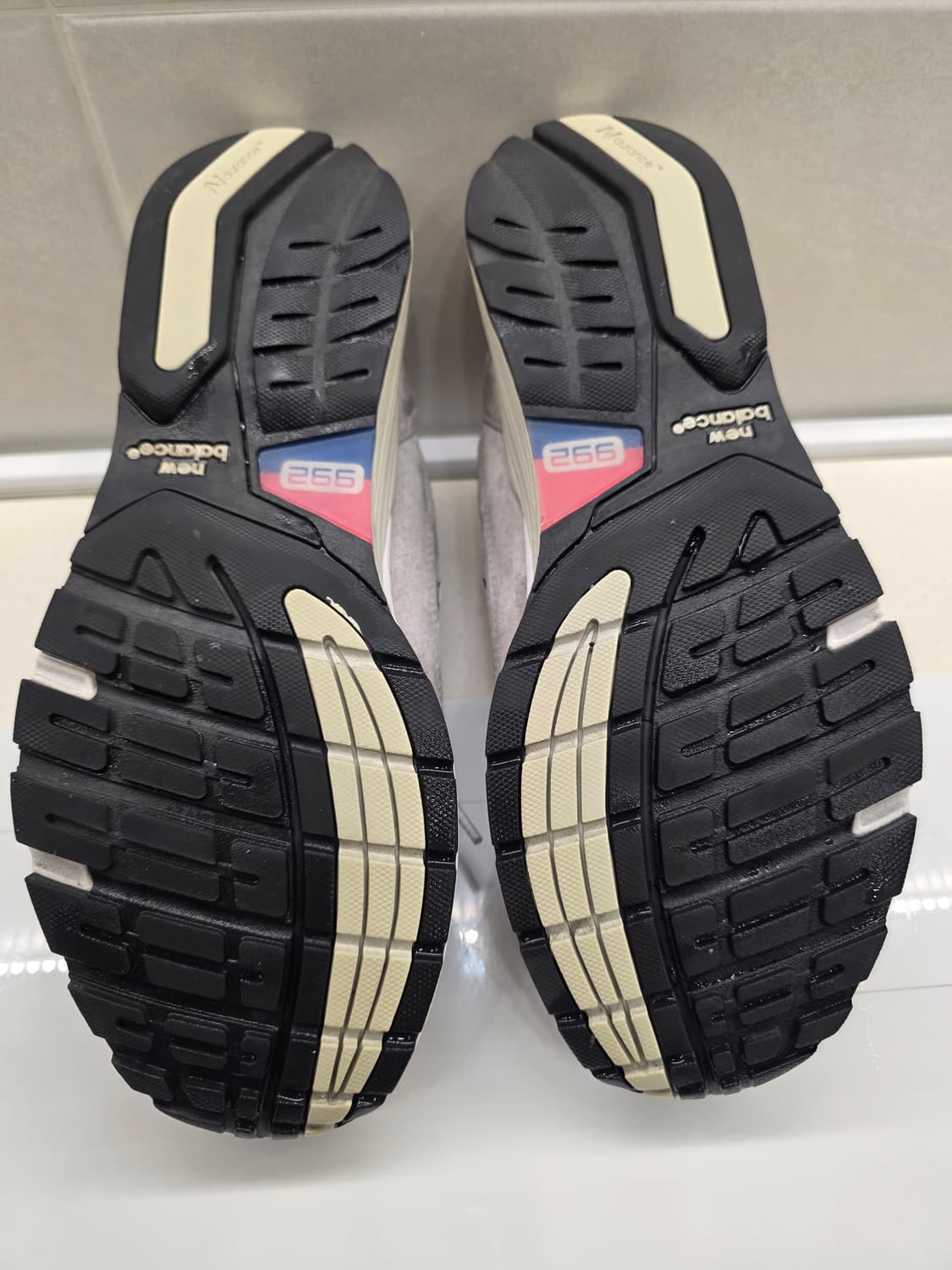 뉴발란스 992 그레이 스웨이드 운동화 260 5회착용 박스x 정품 상품이미지5