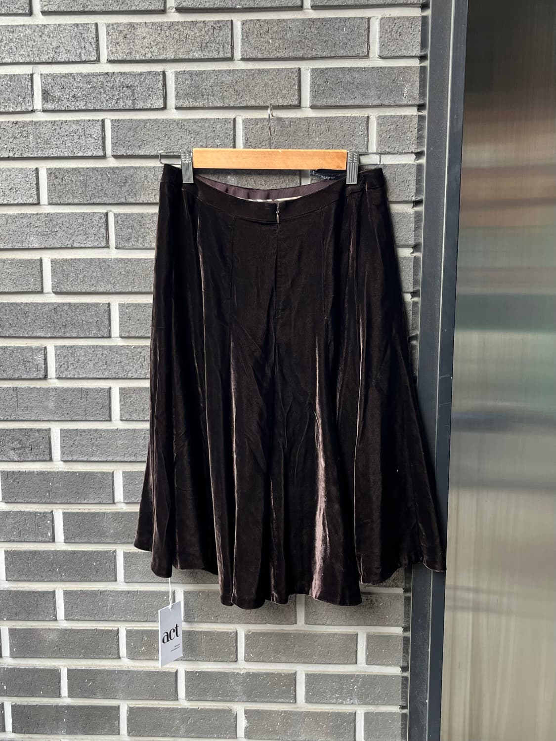 BURBERRY 버버리 벨벳 플레어 스커트 상품이미지1