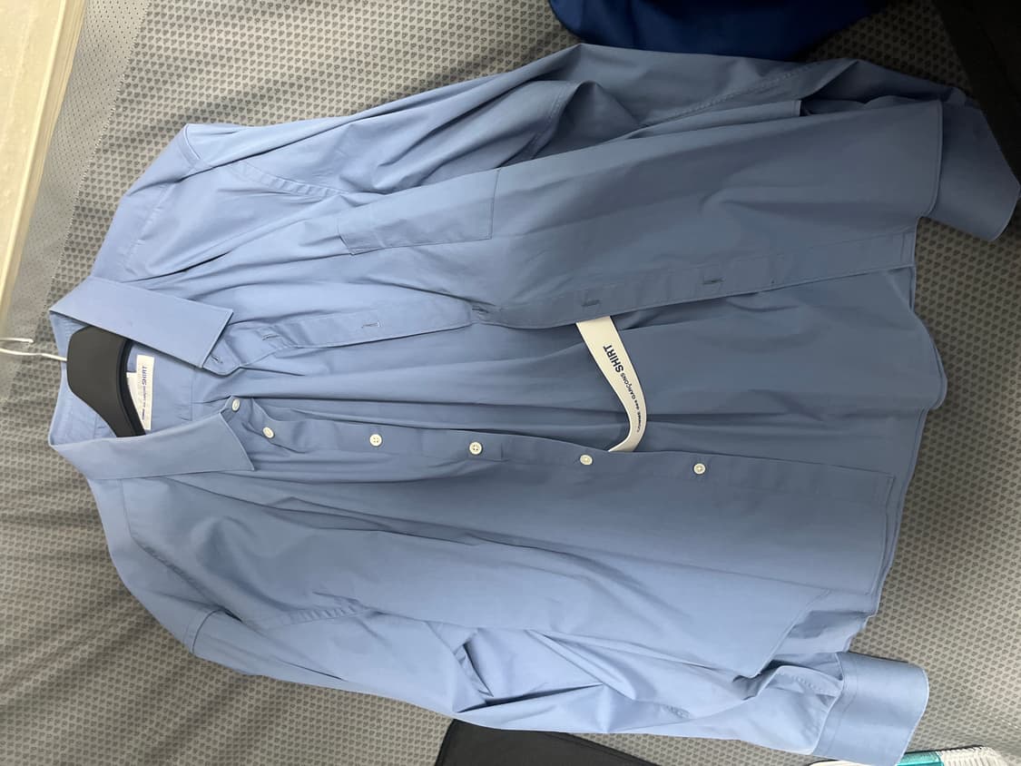 (L) 베트멍 x 꼼데가르송 밴딩 셔츠 아이스블루 상품이미지1