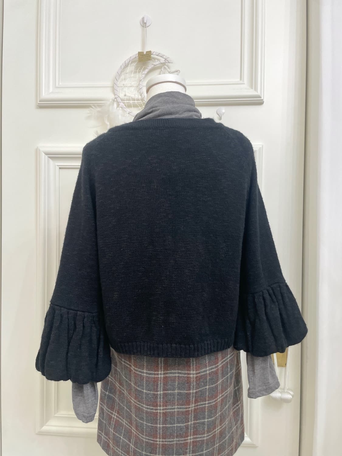 black button point sleeve flare cardigan 상품이미지5