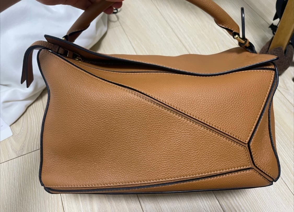 로에베 퍼즐백 M 라이트카라멜 미디움 상품이미지2