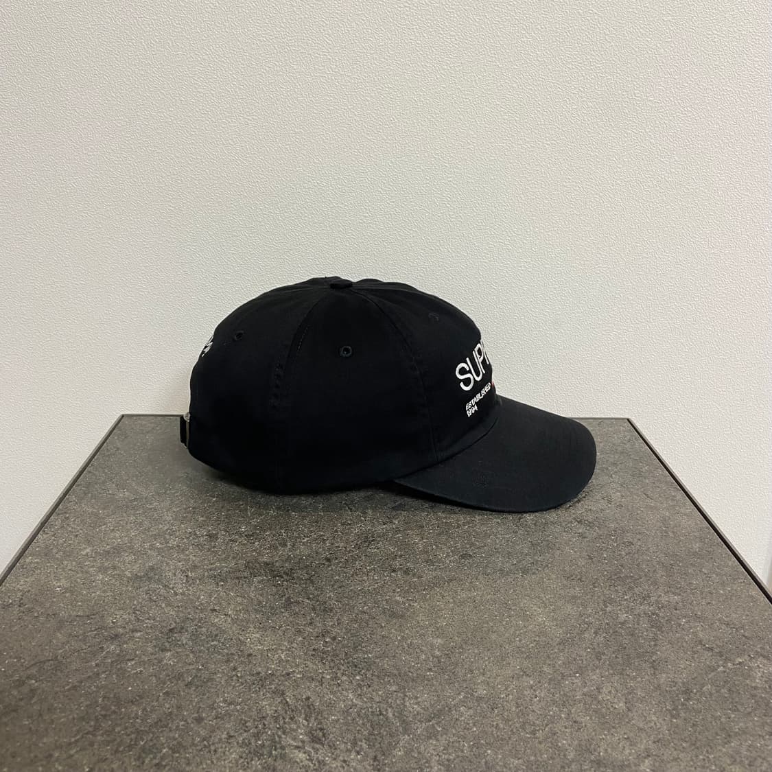 슈프림 21FW EST.1994 워시드 블랙 볼캡 모자 상품이미지2