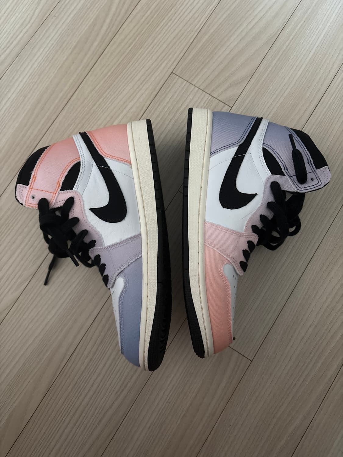 조던 1 레트로 하이 260 멀티컬러 상품이미지2