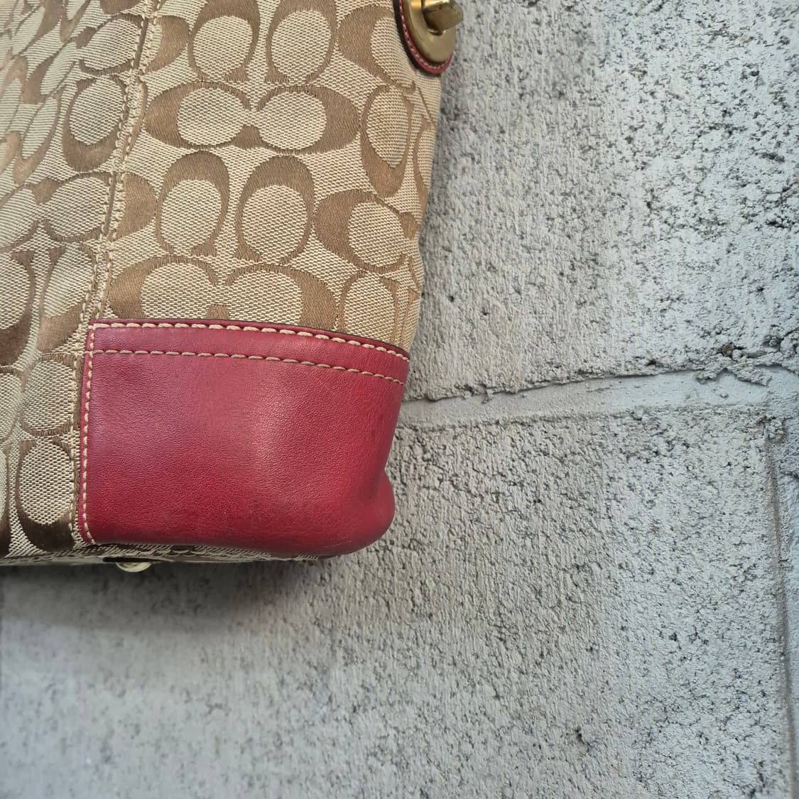 코치 시그니처 숄더백 상품이미지10