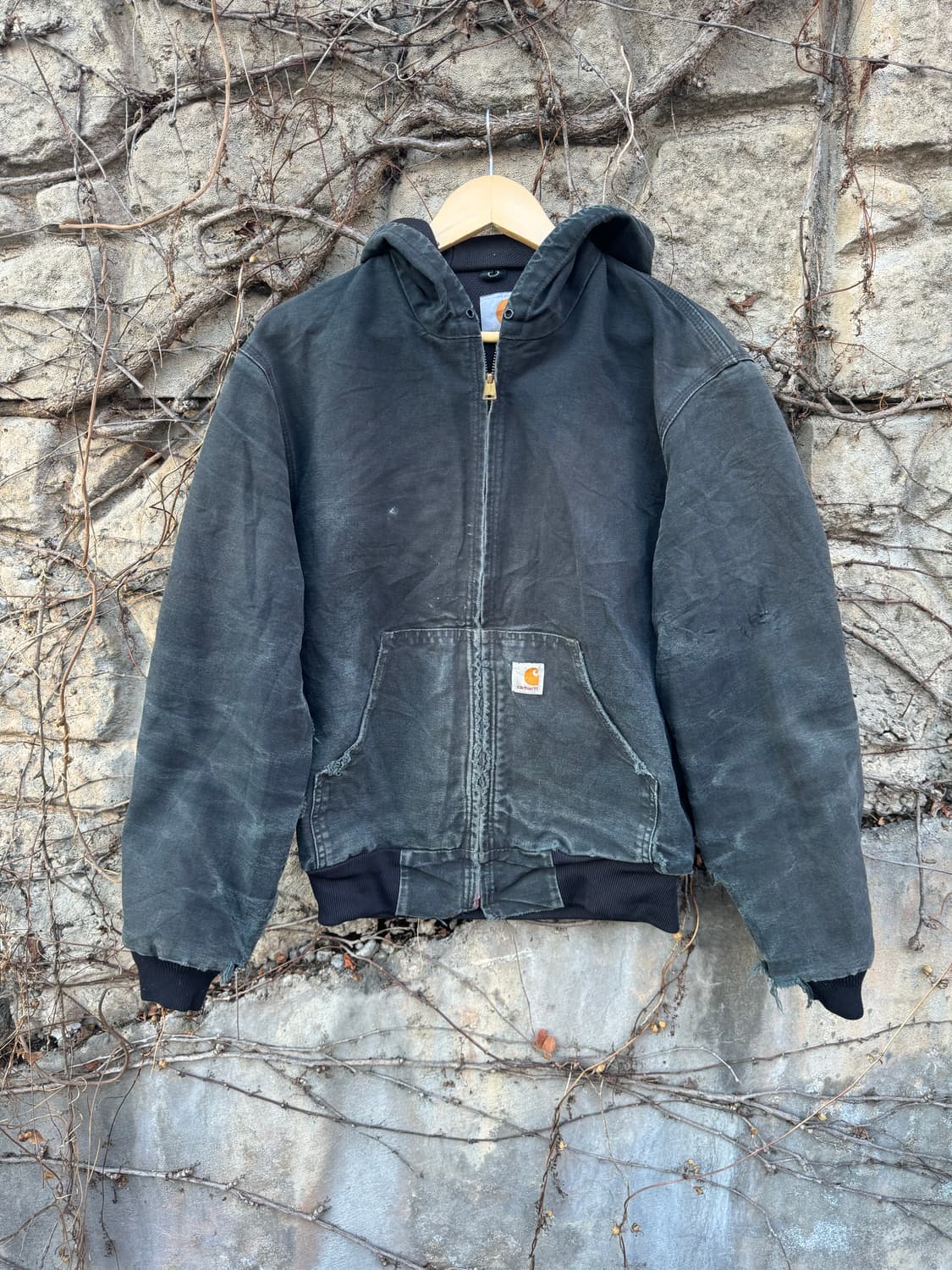 칼하트 빈티지 j131 blk 데미지 덕 액티브 후드 워크 자켓 상품이미지1