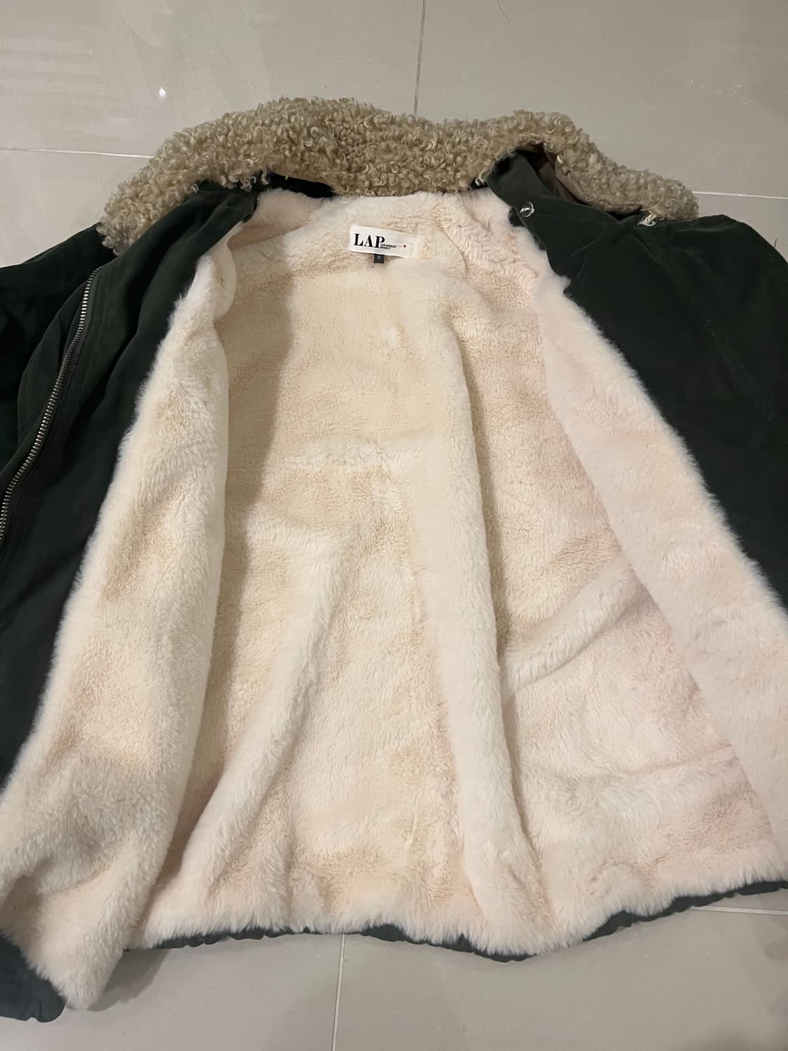 LAP 카키 퍼 아우터 상품이미지3