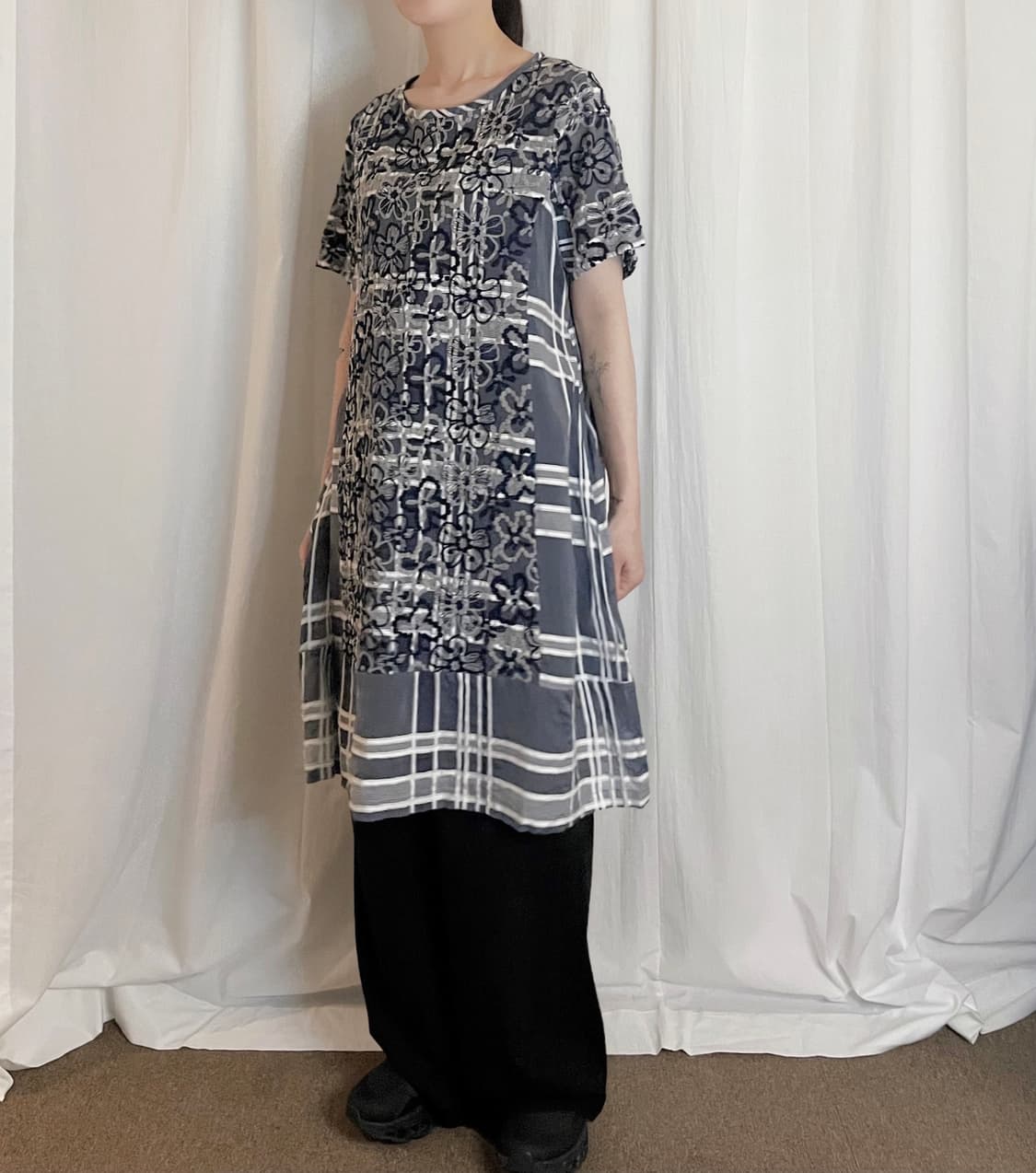 Sheer Flower Check Dress - Navy 상품이미지1