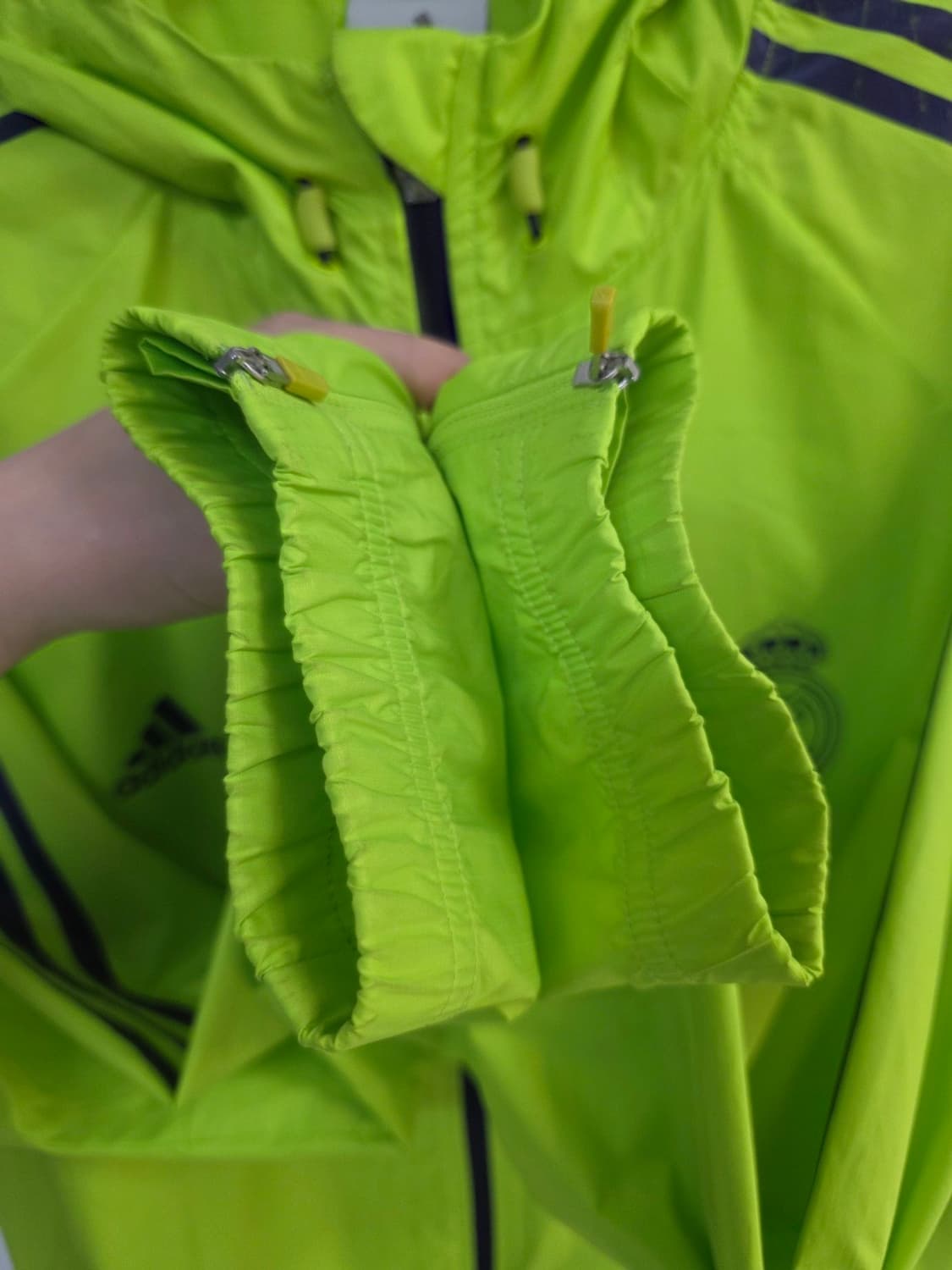 아디다스 레알마드리드 트레이닝탑 바람막이 상품이미지7