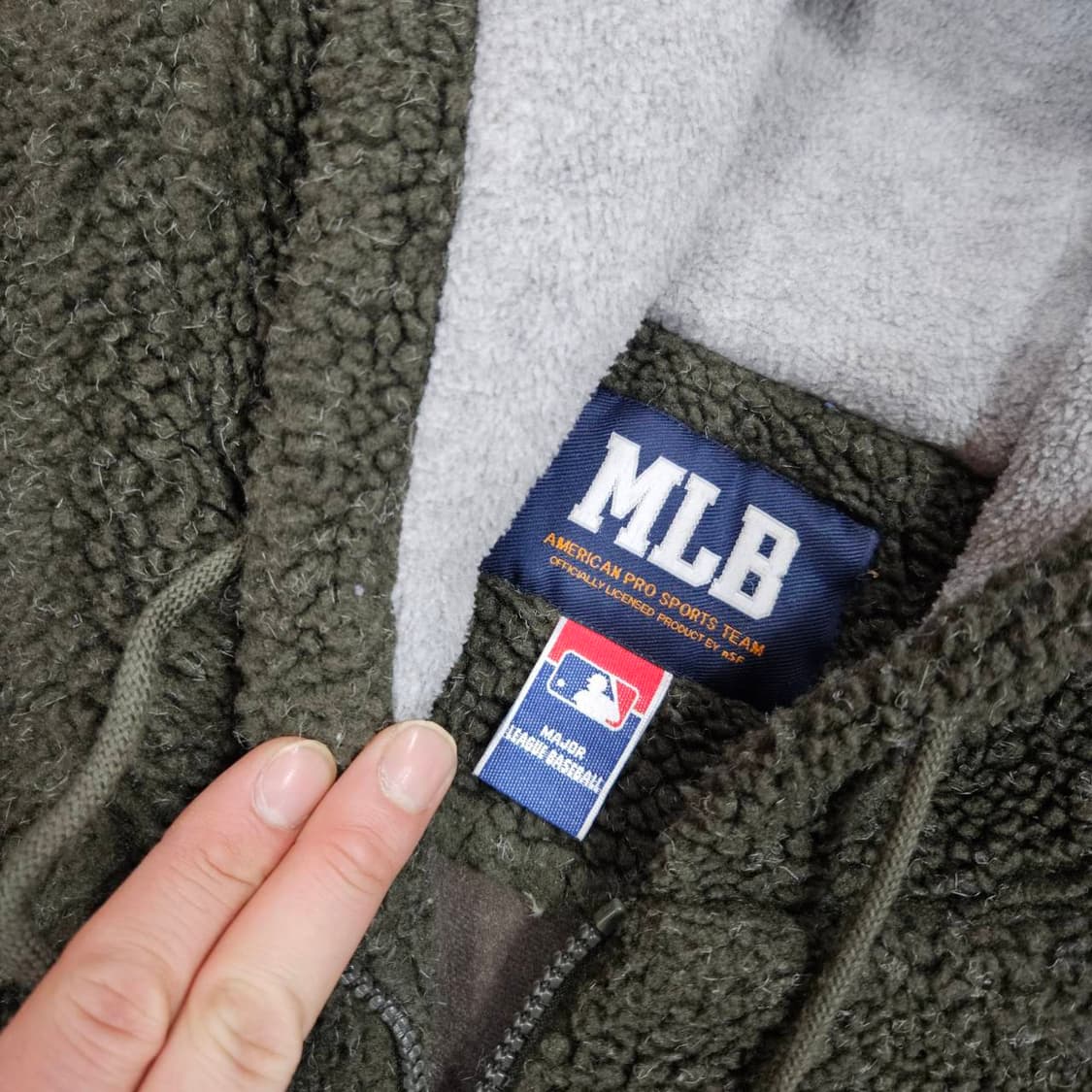 엠엘비(MLB) 에틀란타 마제스틱 패치드 후드 플리스 자켓 상품이미지4