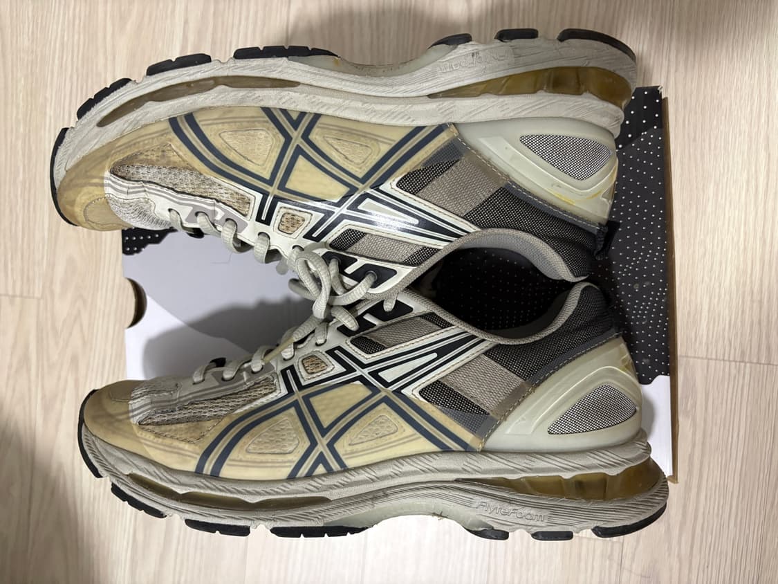 아식스 asics 키코코스타디노브 젤버즈1 그레이 상품이미지3