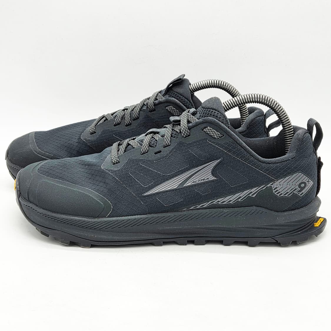 알트라 론픽9 플러스 와이드 트레일 런닝화 블랙 (US 8.5) 상품이미지1