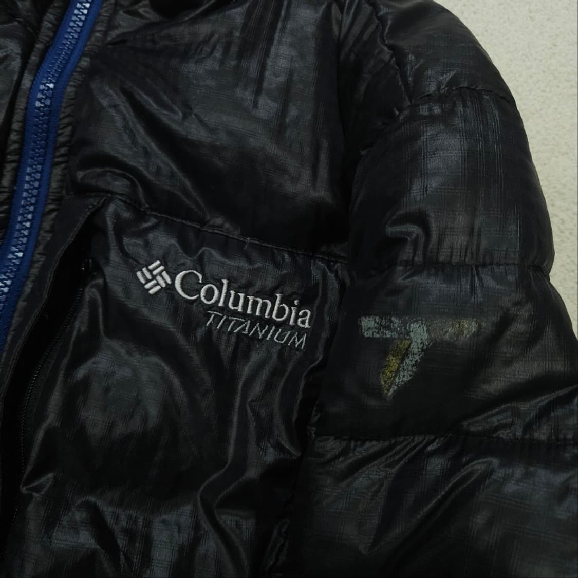 컬럼비아 티타늄 라이트 다운 곱창 패딩 L 블랙 상품이미지6