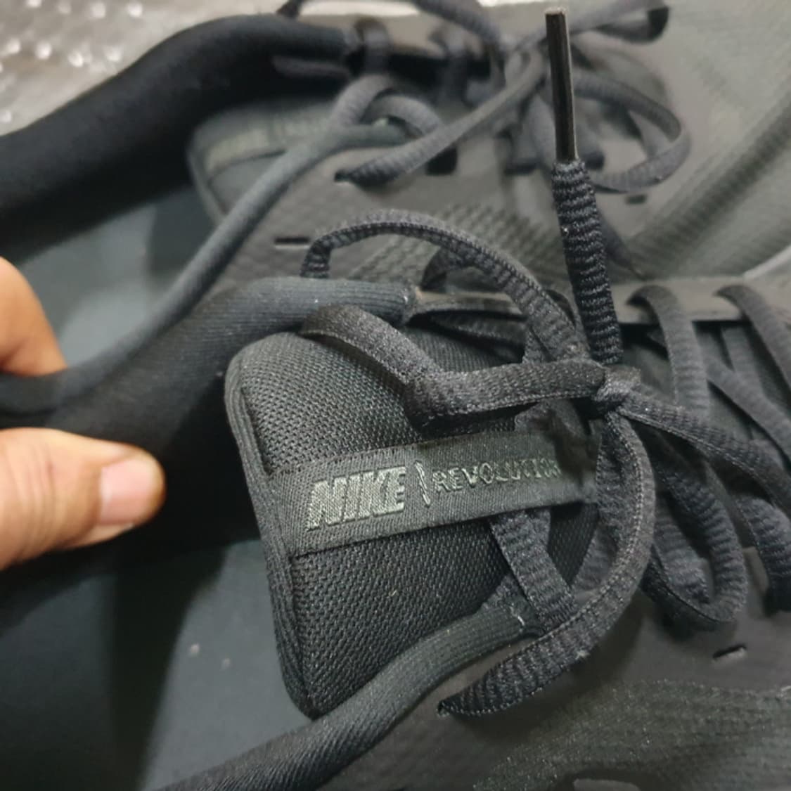 나이키 레볼루션5 트리플블랙 BQ3204-001(300) 상품이미지5