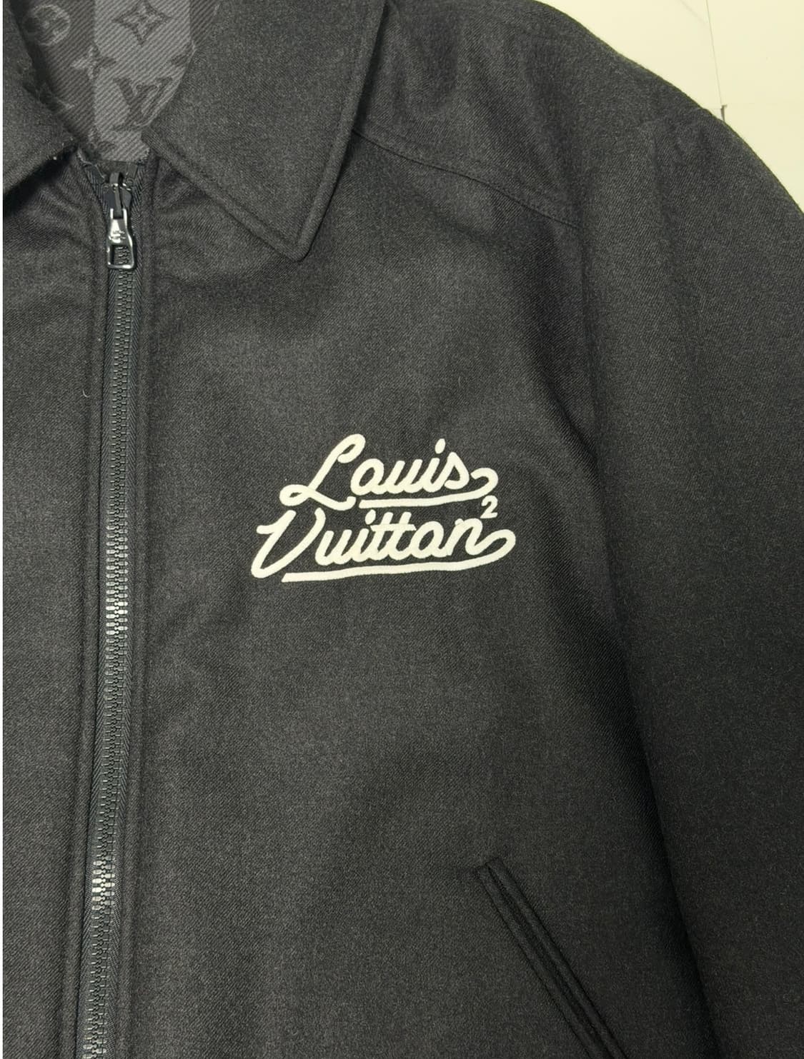 루이비통 x 니고 모노그램 리버서블 캐시미어 봄버 자켓 52 상품이미지2