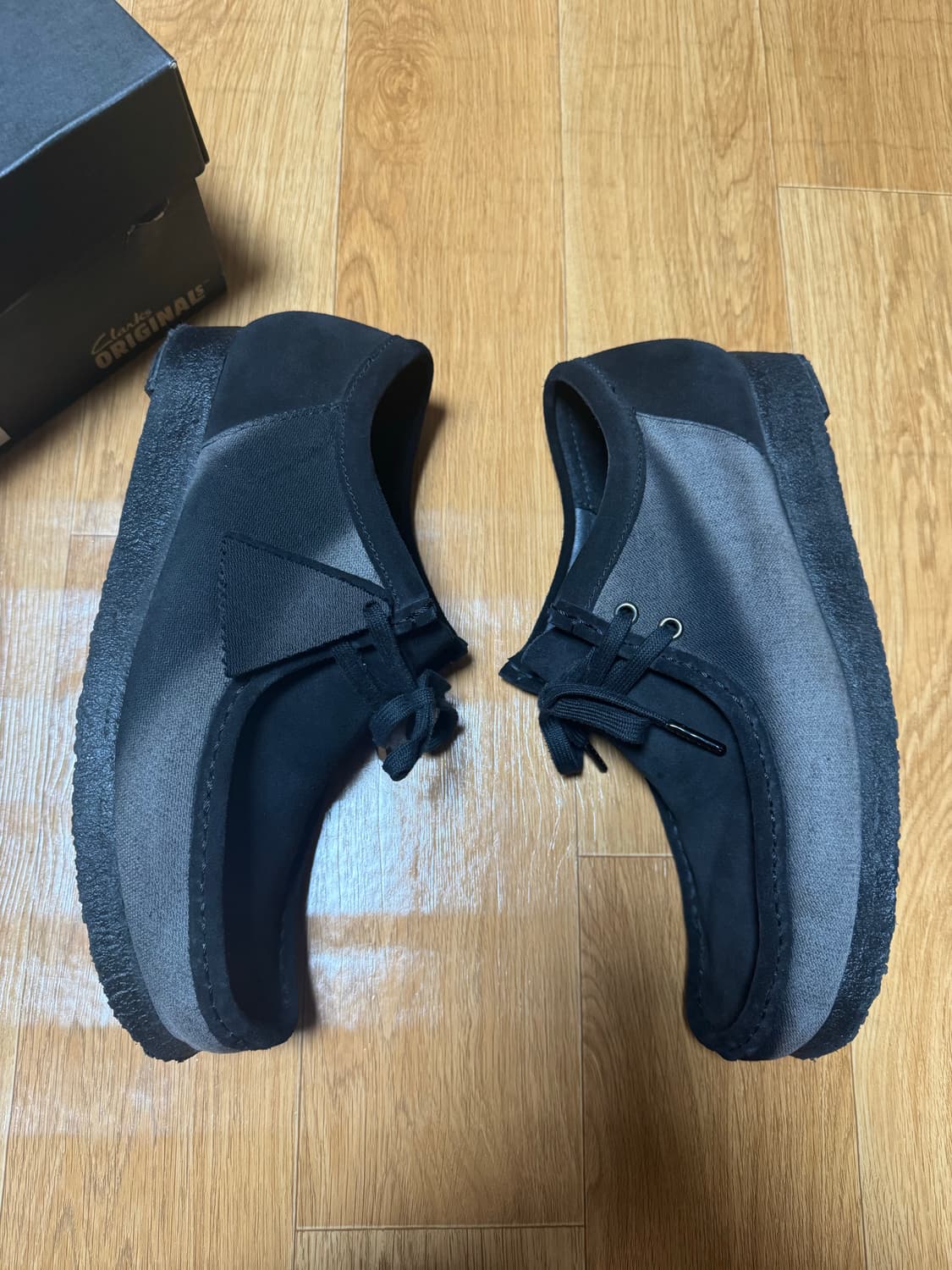 [Uk9] 클락스 x 지용킴 선 블리치드 왈라비 블랙 상품이미지1