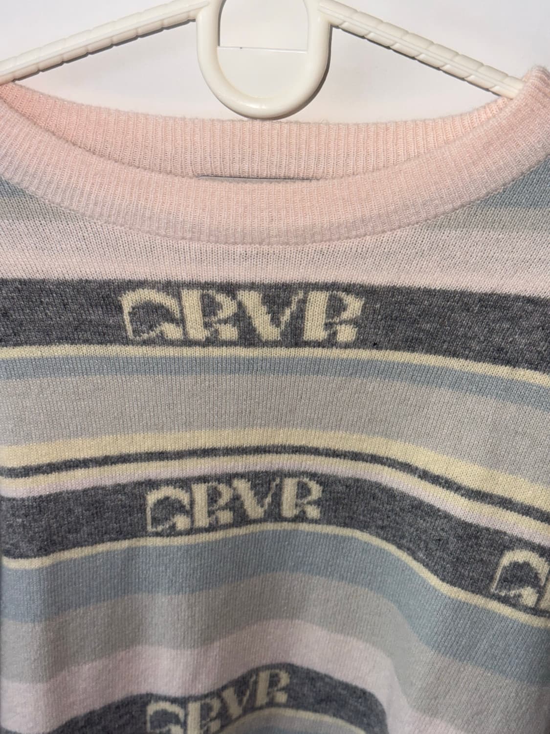 GROVE(그로브) grvr 로고 스트라이프 니트 핑크  상품이미지1