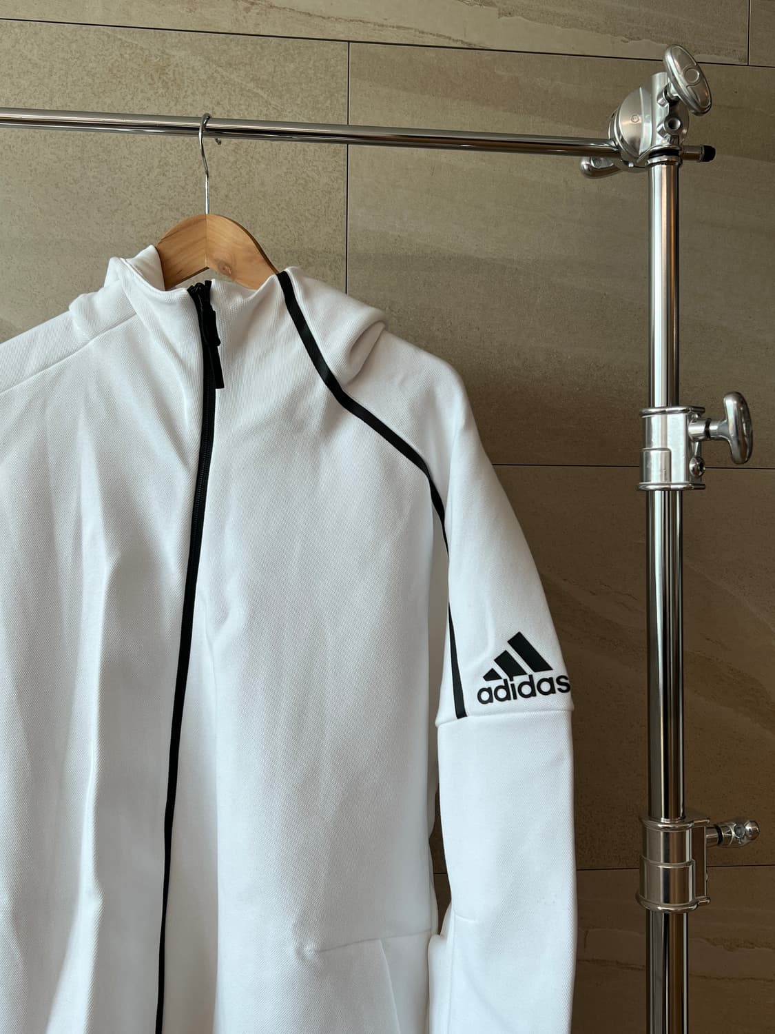 [110/2XL] [새제품] 아디다스 야상 바람막이 (가볍고 탄탄함) 상품이미지2