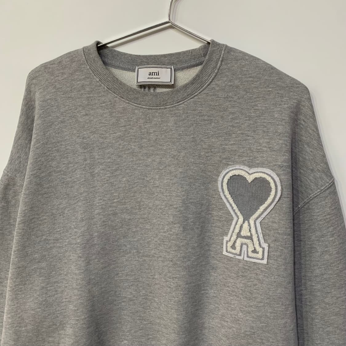 아미 하트 자수 맨투맨 상품이미지2