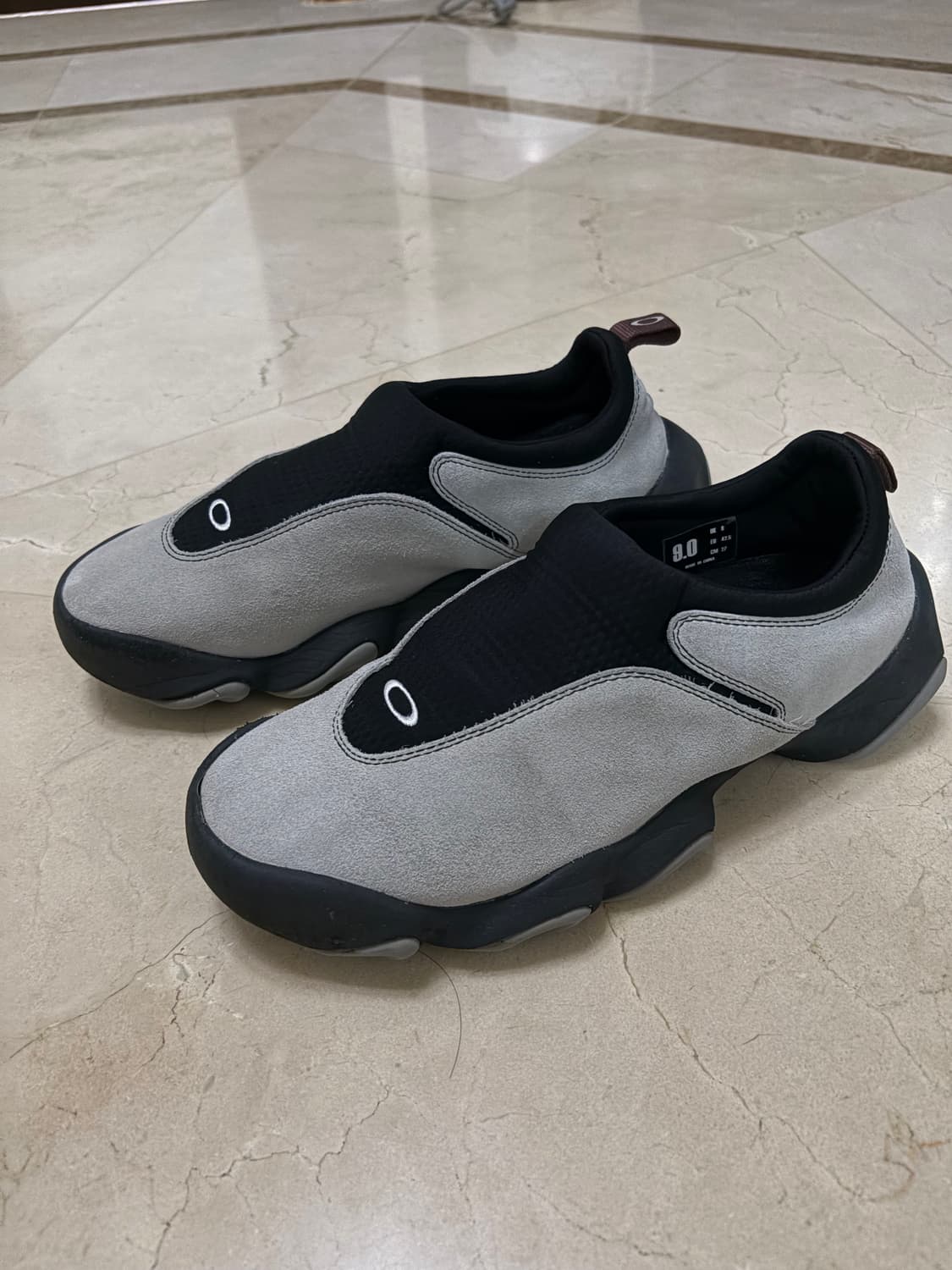 오클리 팩토리 팀 x 브레인 데드 플래시 화이트 버치 상품이미지1