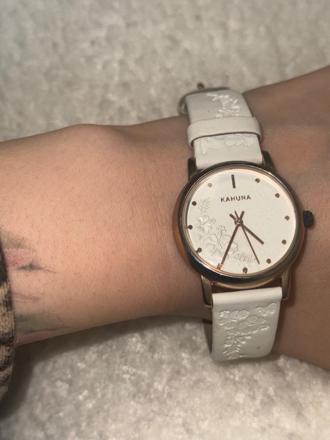 카후나 흰색 가죽 여자손목시계 상품이미지4