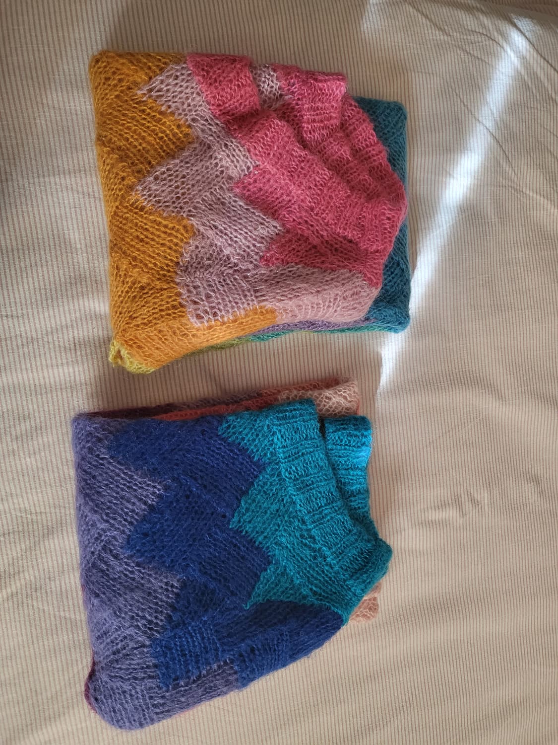 (새상품)미안하다 사랑한다 임수정 무지개니트 새상품팝니다 상품이미지4