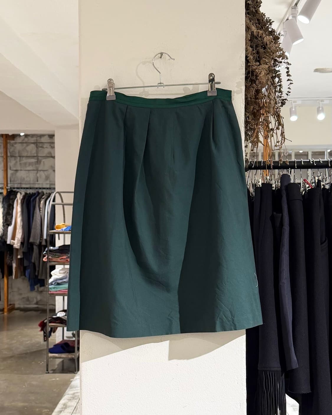 드리스 반 노튼 다크그린 핀턱 플레어 미디 스커트 상품이미지1