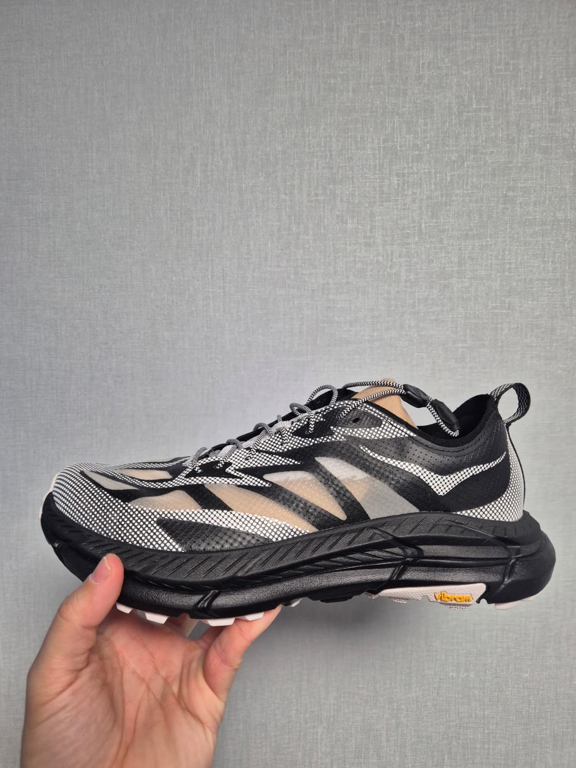 [새상품/260] 호카 마파테 스피드 4 라이트 TS 블랙 화이트 상품이미지1