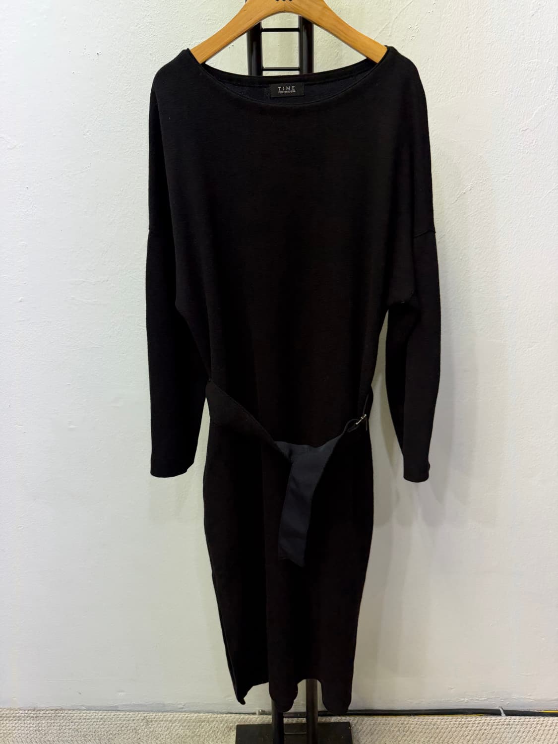 정품) TIME 타임 한섬 블랙 벨티드 롱 원피스 90F 상품이미지1