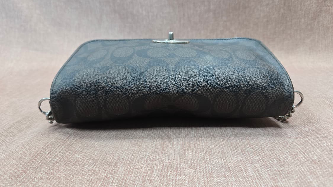 코치 시그니처 체인 미니 숄더백 상품이미지4