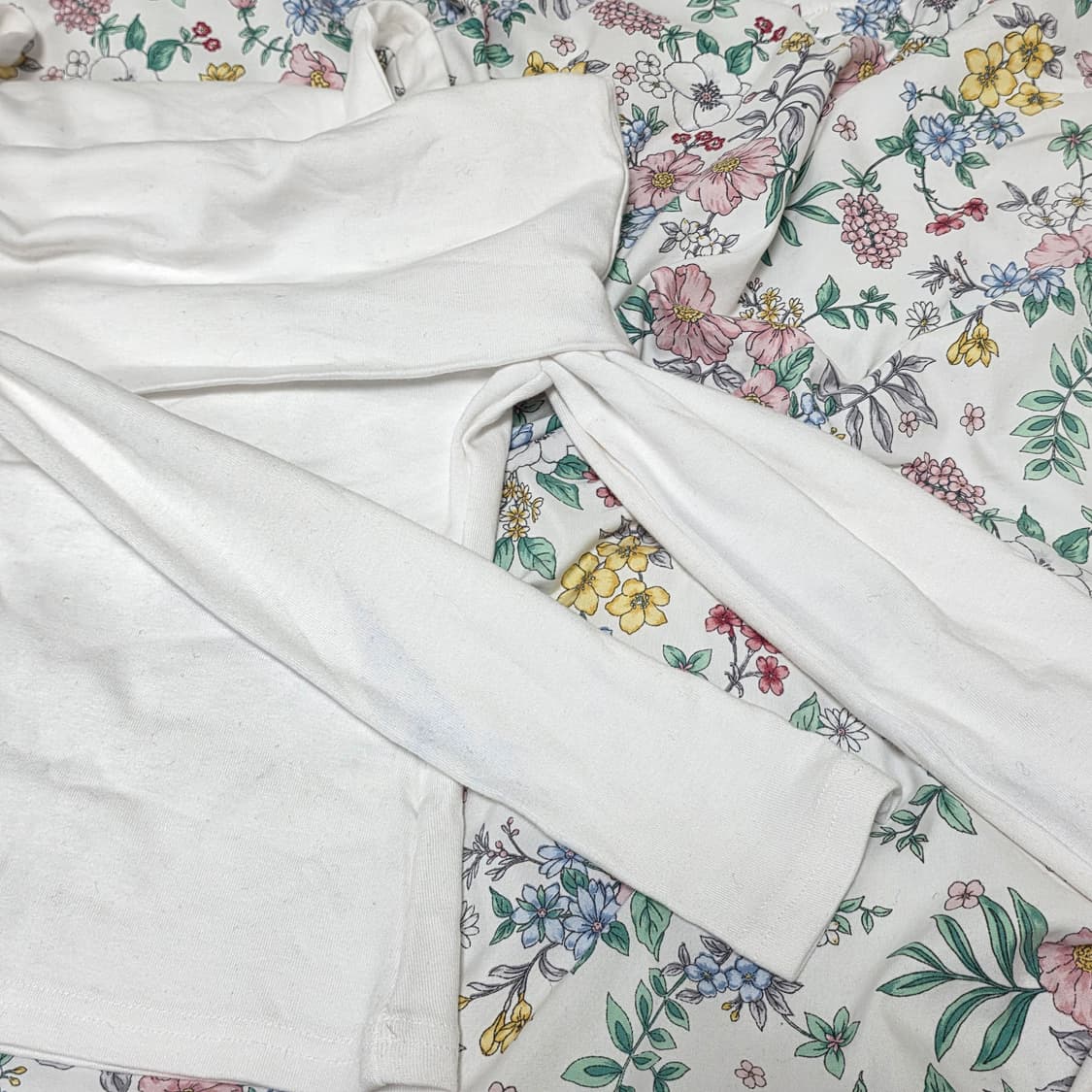 데일리 여리핏 y2k 화이트 오프숄더 크롭 섹시 긴팔 티셔츠 상품이미지3