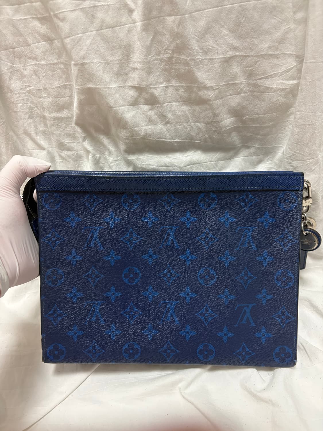 [키링포함/정품] 루이비통 포쉐트 보야주 MM 클러치 퍼시픽블루 상품이미지1