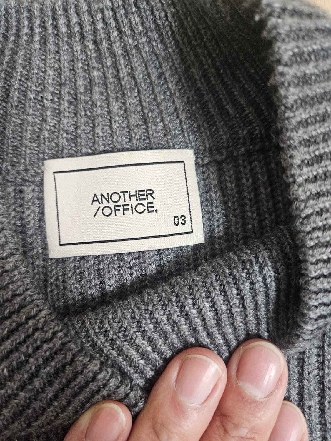 어나더오피스 터틀넥 상품이미지3