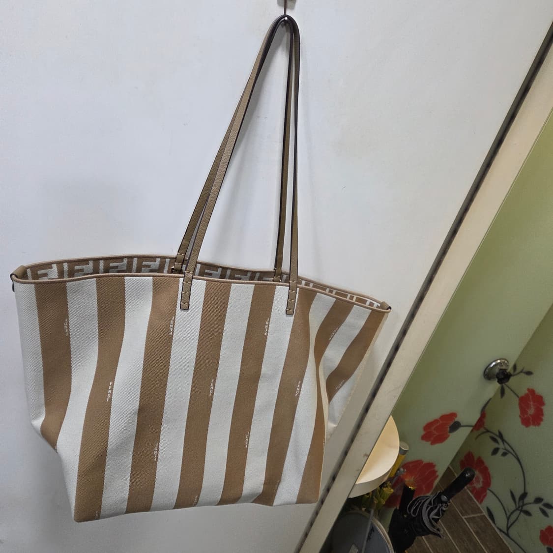 펜디 신상 리버시블 쇼퍼백 상품이미지1