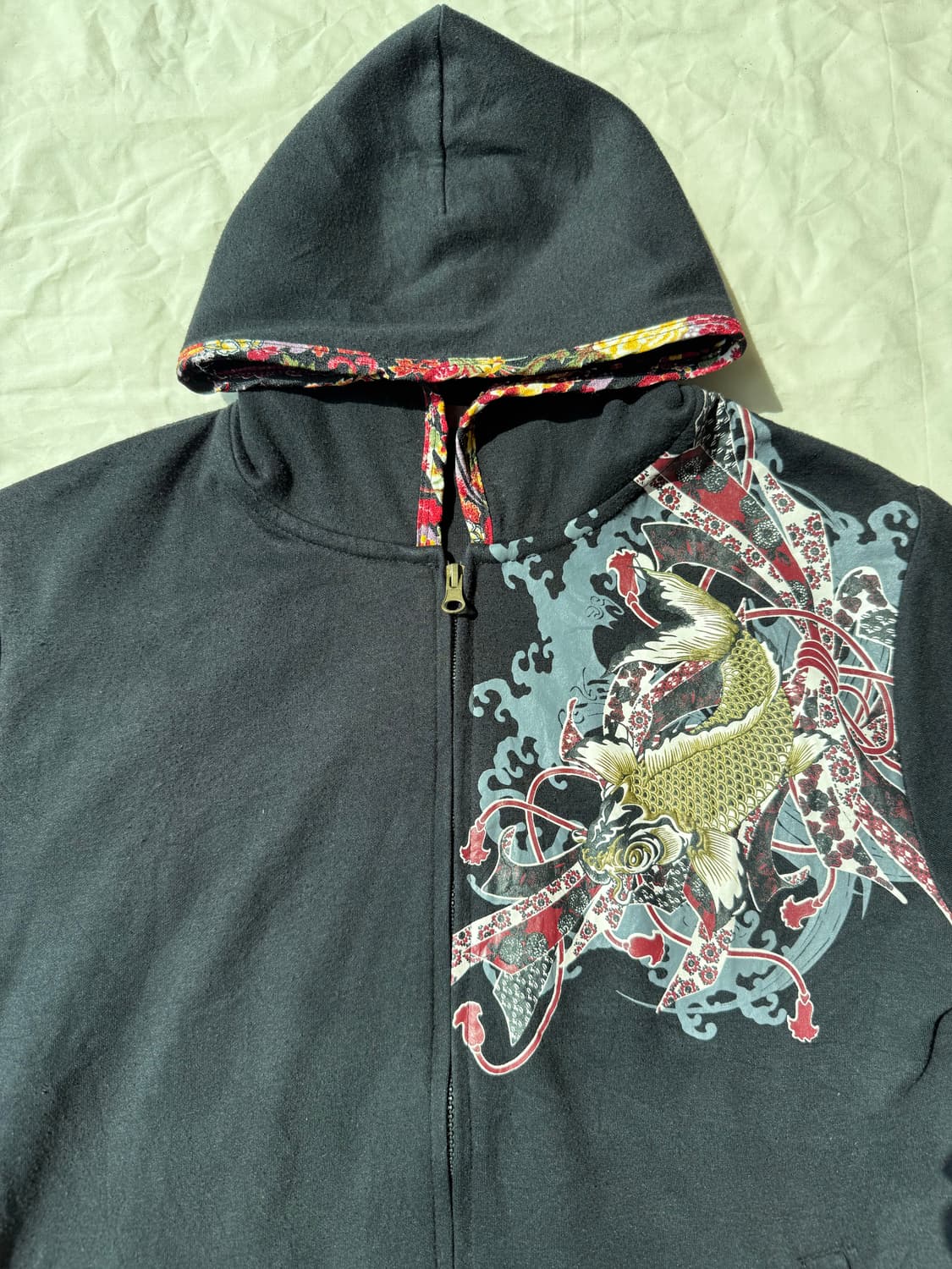 블랙 자수 하프 집업 상품이미지1