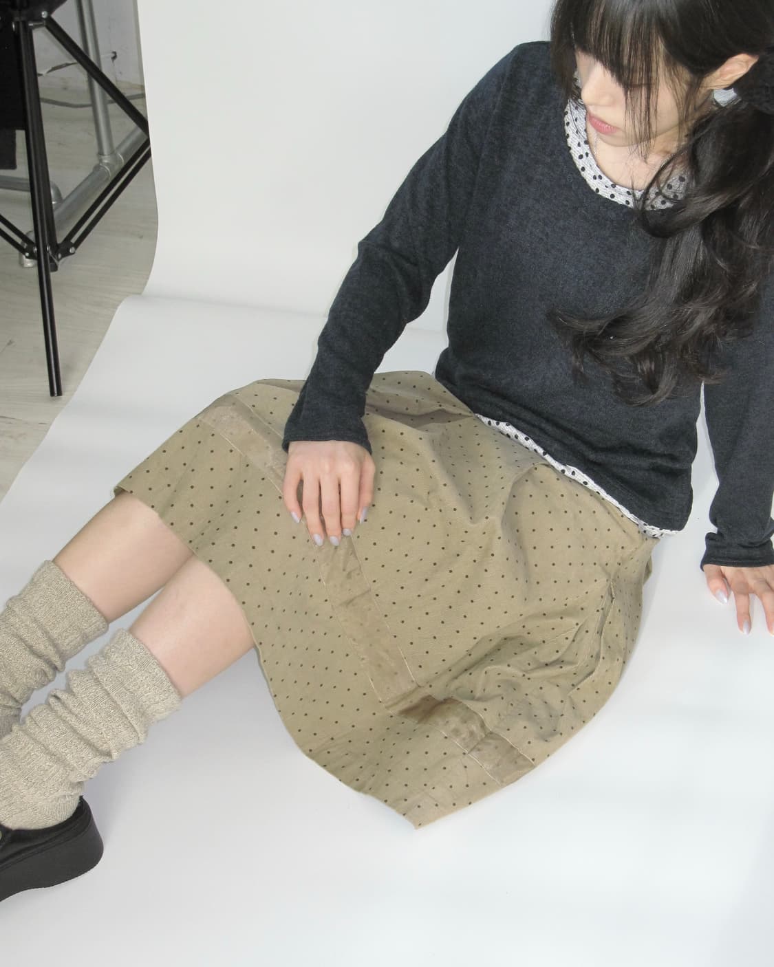 브라운 도트 미디 스커트 상품이미지3