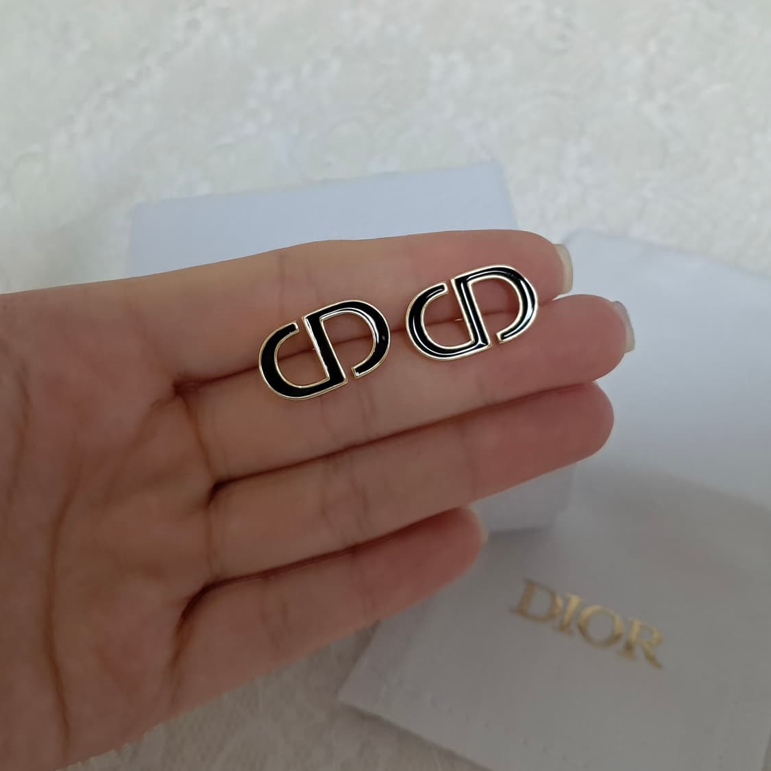 디올 귀걸이 CD 블랙 골드 업사이클링 상품이미지5