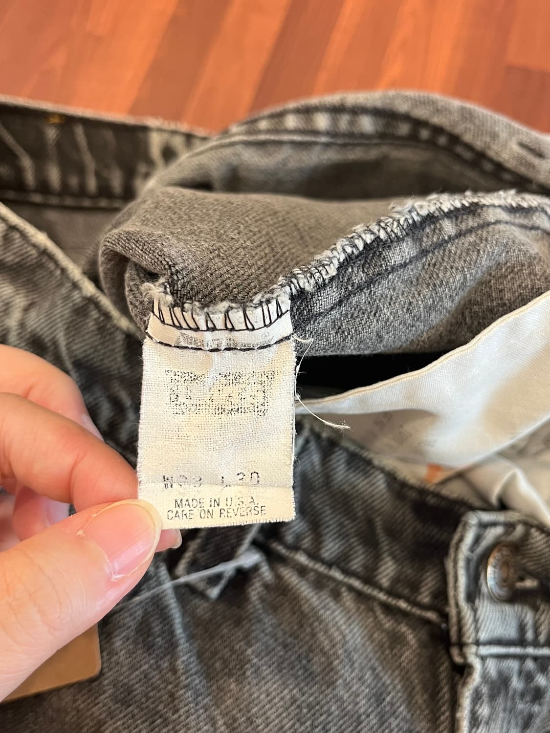 90s Levis 리바이스 560 흑청 컷오프 데님 쇼츠 팬츠 (USA) 상품이미지9