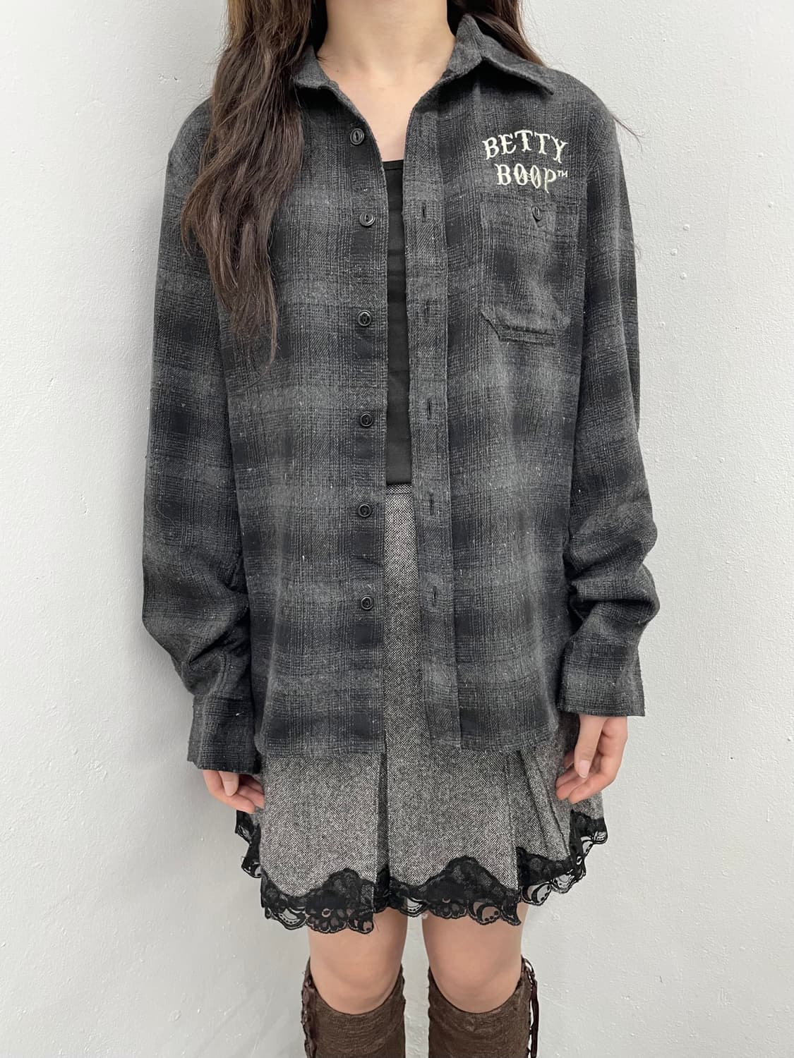 베티붑 체크 일러스트 자수 셔츠 상품이미지3