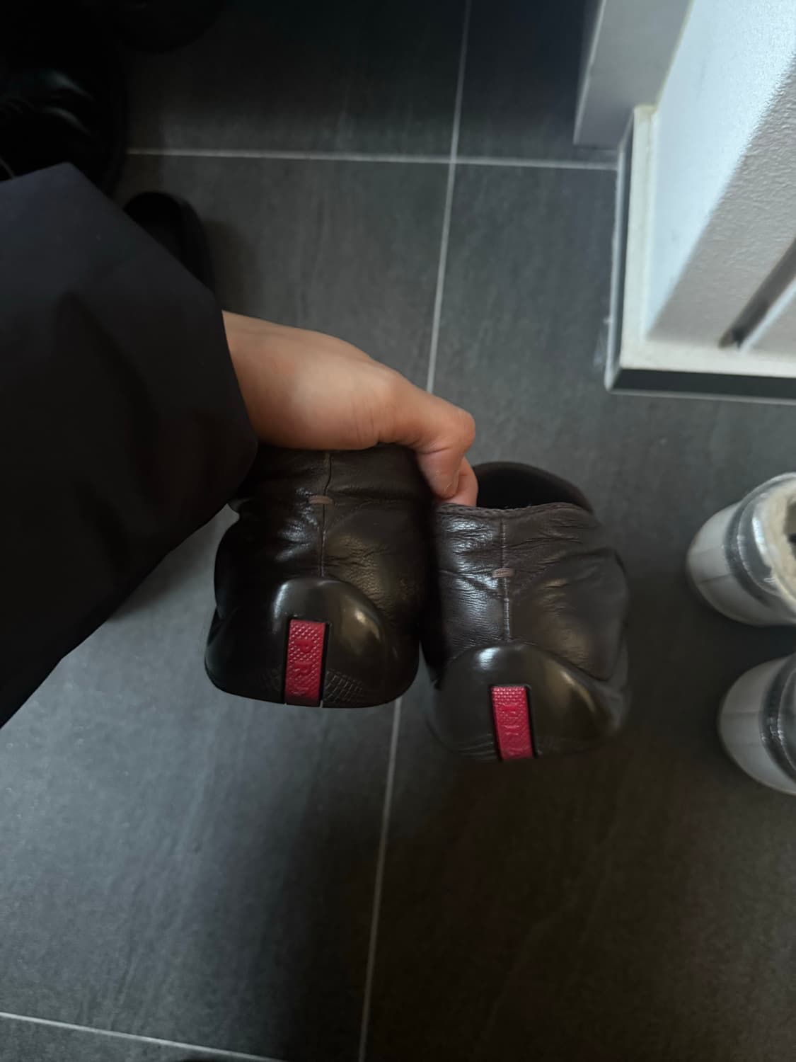 프라다 브라운 버클 로퍼 250-255 상품이미지2