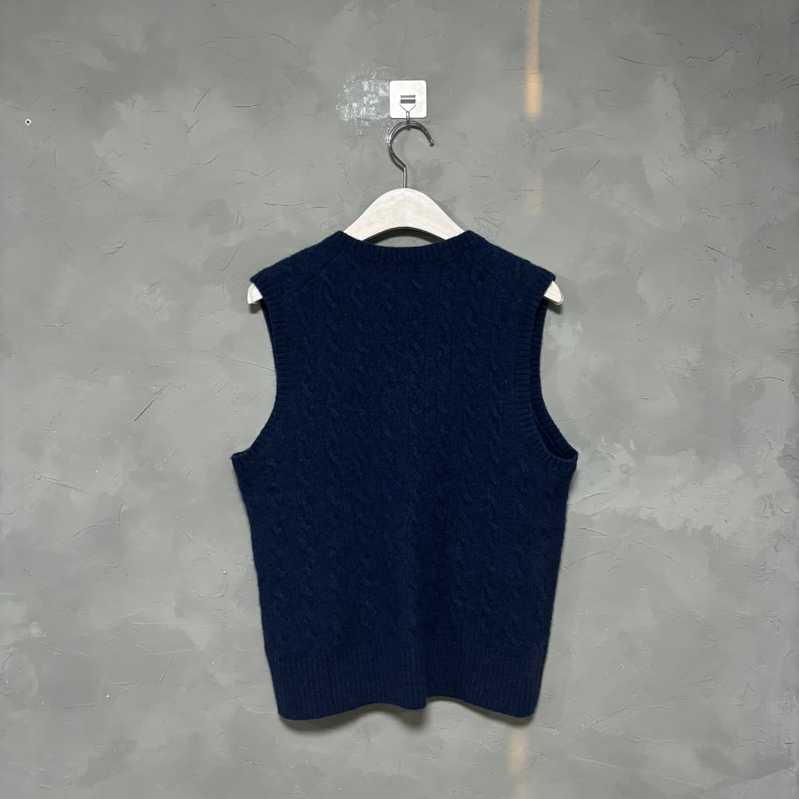 폴로 랄프로렌 꽈배기 울 니트 조끼 네이비 상품이미지5