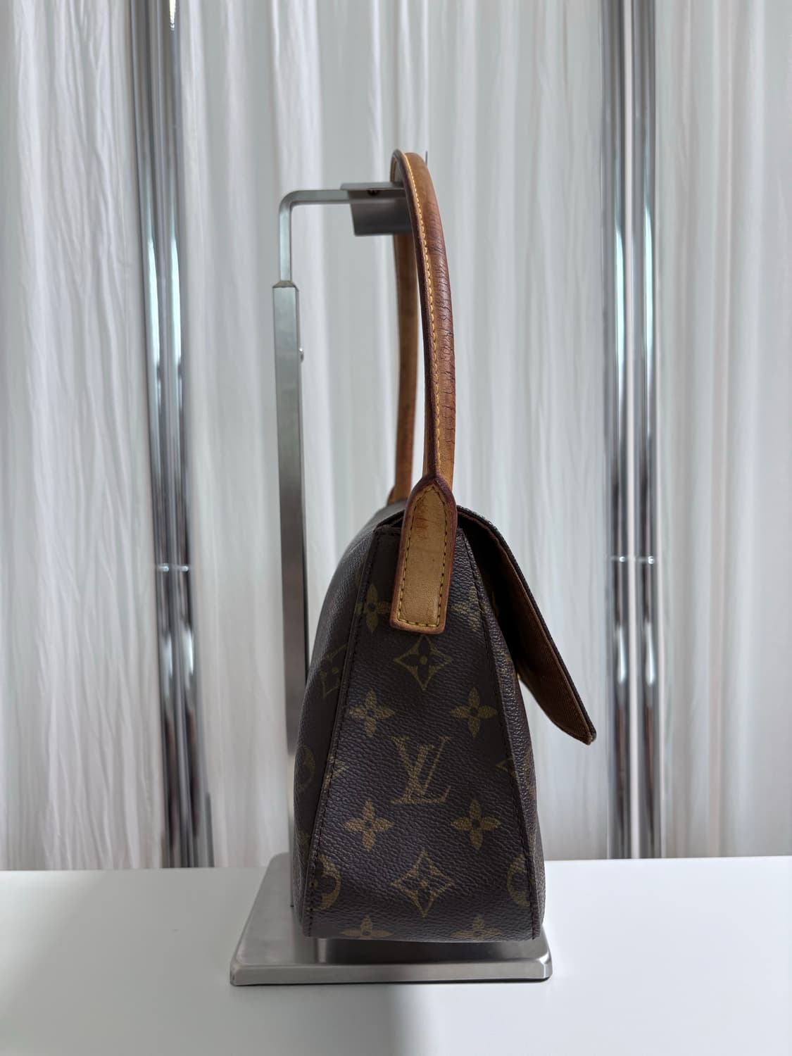 루이비통 루핑 숄더백 상품이미지3