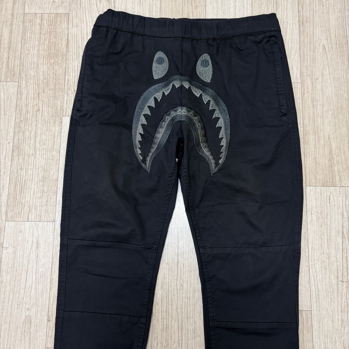 베이프 샤크 블랙 팬츠 상품이미지2