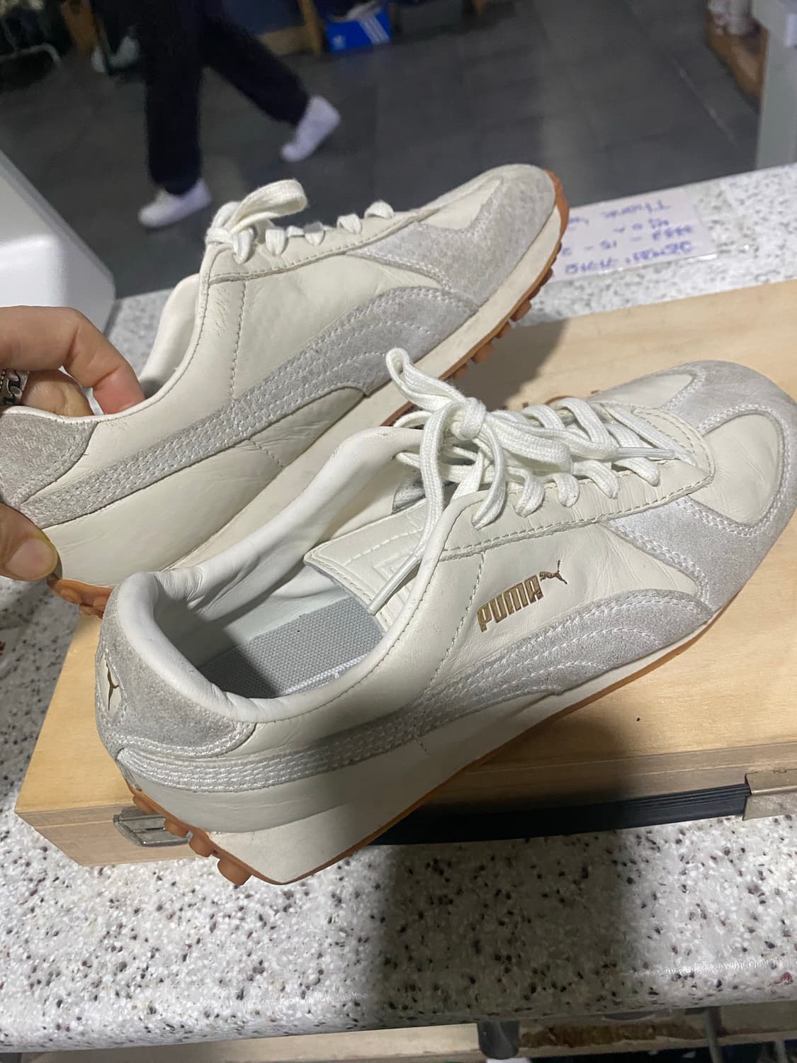 퓨마 아이보리 스니커즈 230 상품이미지1