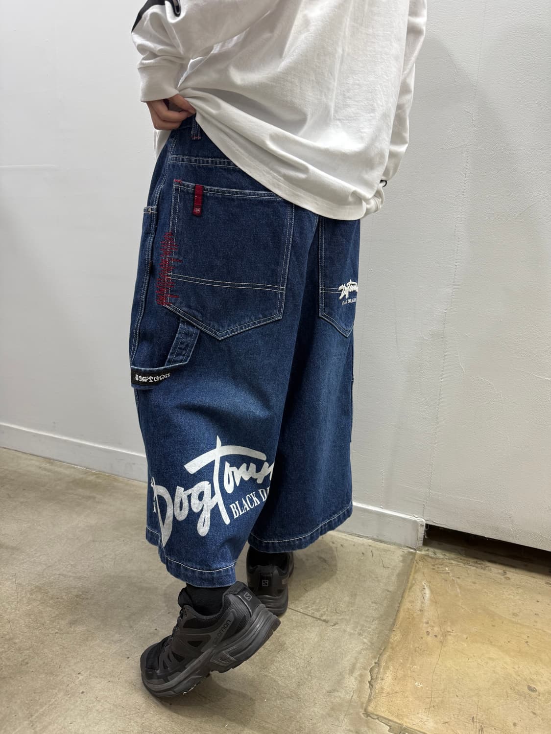 도그타운 와이드 로고 디테일 버뮤다 데님팬츠 상품이미지4