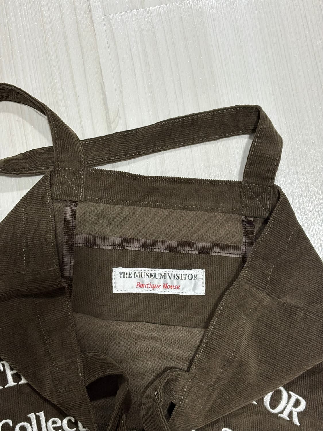 더뮤지엄비지터 코듀로이 에코백 상품이미지2