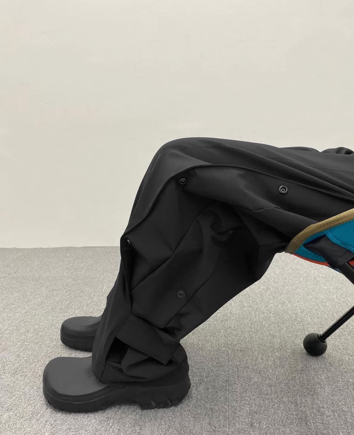 논노드 플렉시블 팬츠 블랙 초판 상품이미지1