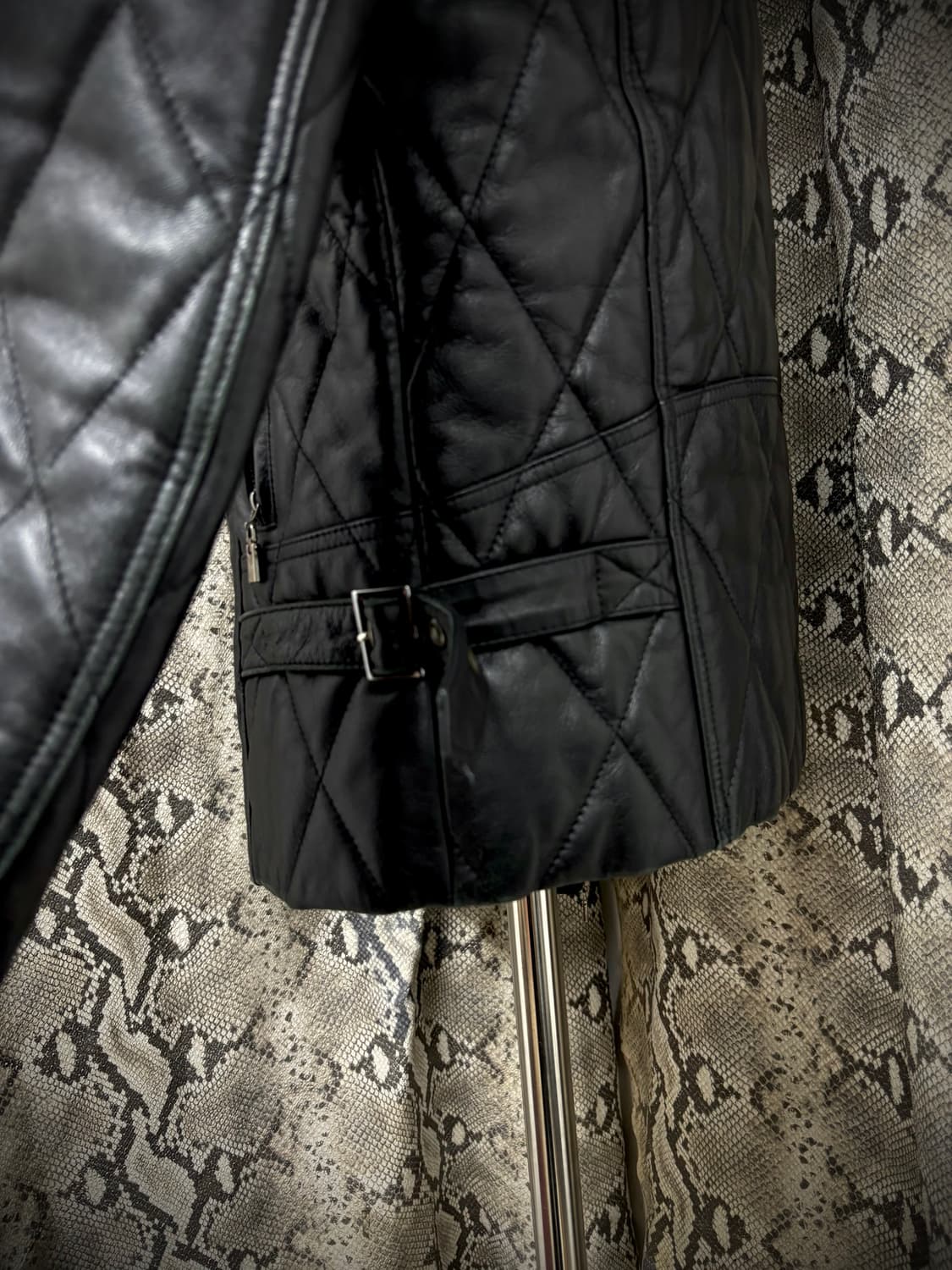 SheepSkin Down Leather Buckle Detail Fur 상품이미지8