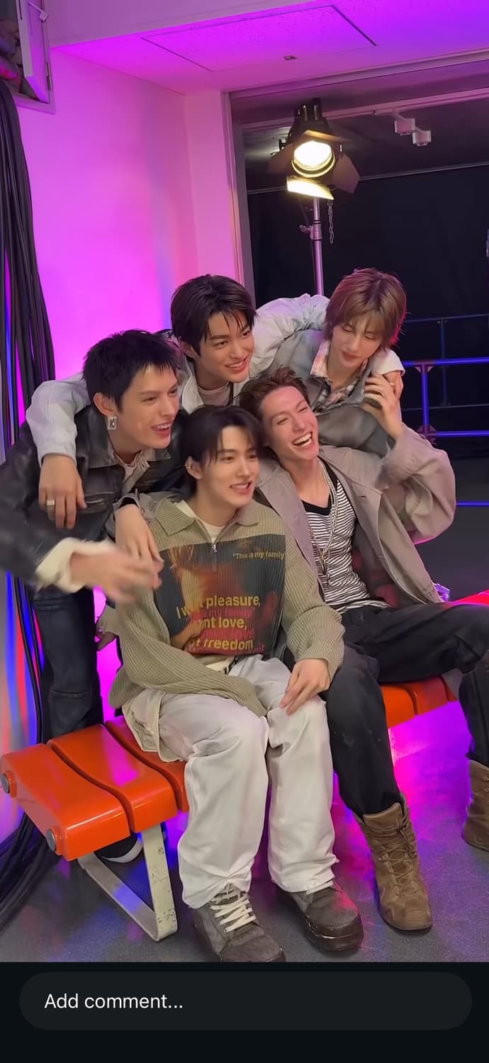 코르티스 디스이즈마이패밀리 카키 니트 상품이미지6