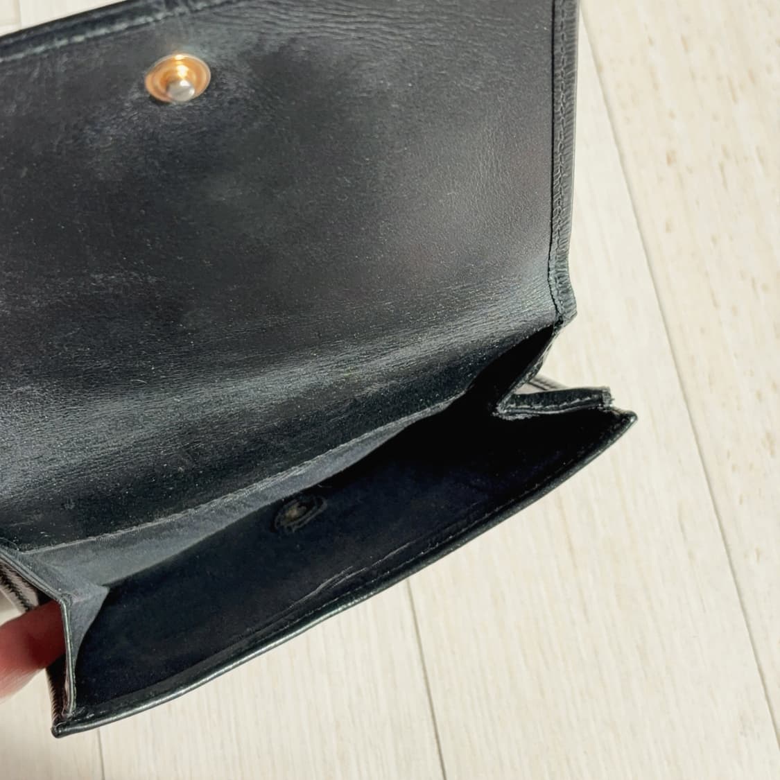 입생로랑 빈티지 블랙 에나멜 반지갑 상품이미지8